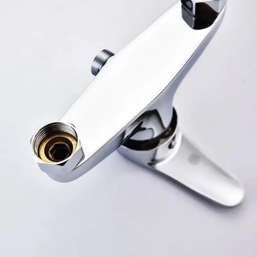 Bateriová sprcha chromované stěny