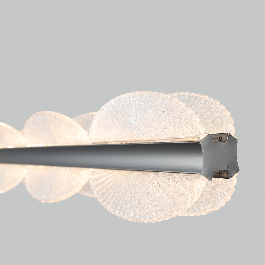 Závěsný LED lustr s dálkovým ovládáním ISOTTA 105W, Studené/Teplé/Neutrální světlo 3000K/4000K/6000K, Stmívatelné, Nastavitelná výška, Černá a stříbrná, Kov a Crystal