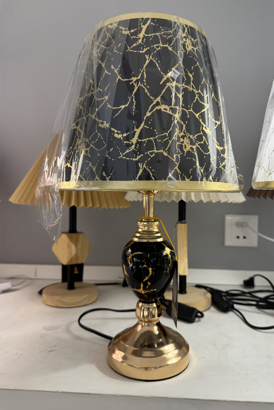 Veioza VZ211BK, 1x E27, kov a textil, černá a zlatá