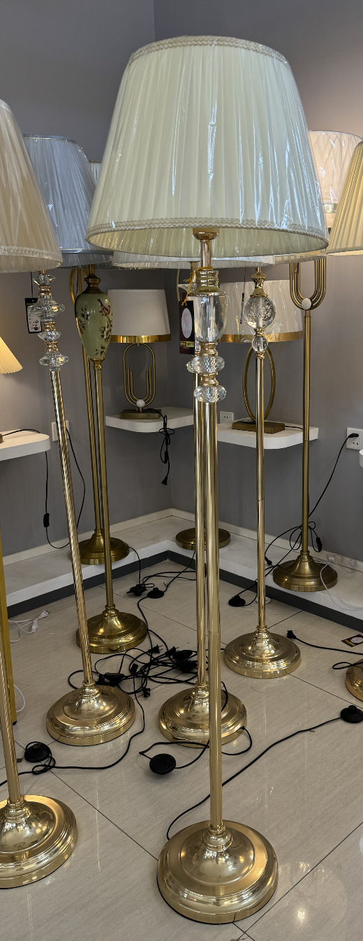 Stojací lampa LP215WH, 1xE27, 160 cm, bílá a zlatá stínidla a stojací lampy Výchozí název Alessandro Design