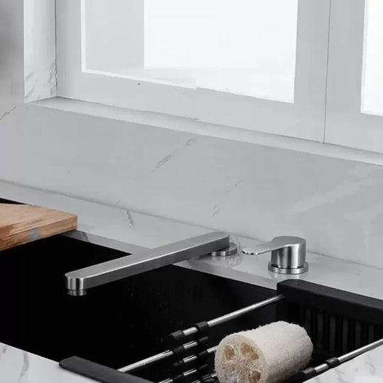 Prémiová kuchyňská baterie, kartáčovaná nerezová ocel, zapuštěná Kuchyňské baterie YSQ/107 Výchozí název Alessandro Design